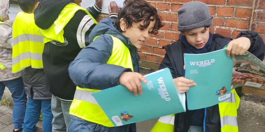 3A: op leerwandeling in de schoolbuurt – Sint-Paulus Smidsestraat Gent